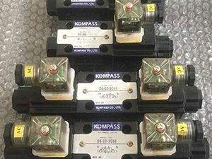 KOMPASS늴��y